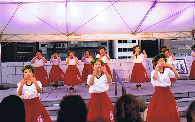 �t���_���X����